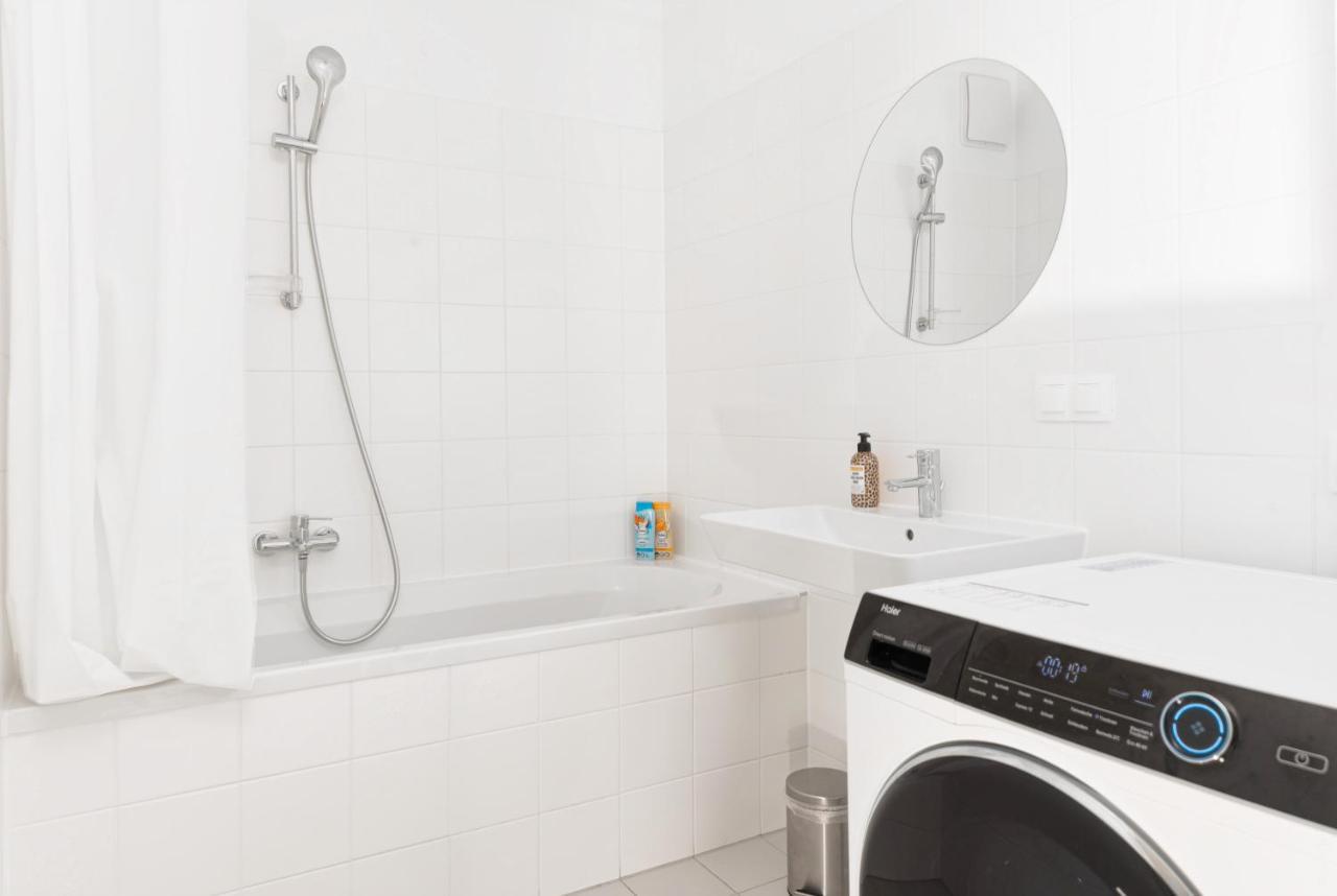 Whats-App Self-Check-In - 1Br Apartment, Near Airport,15 Min To Center Βιέννη Εξωτερικό φωτογραφία